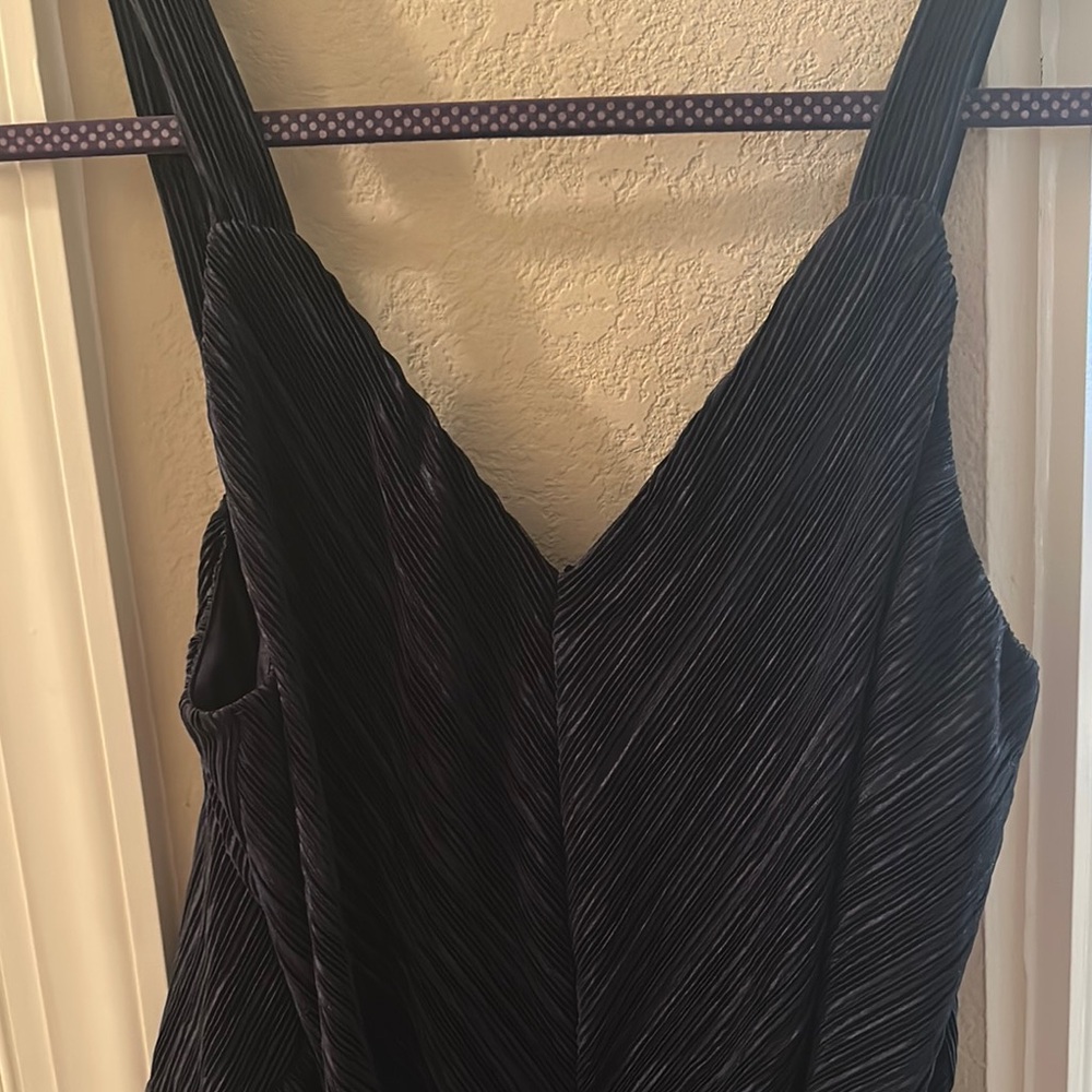 Elegant Dark Blue Lisa Rinna Sleeveless Jumpsuit. Size small